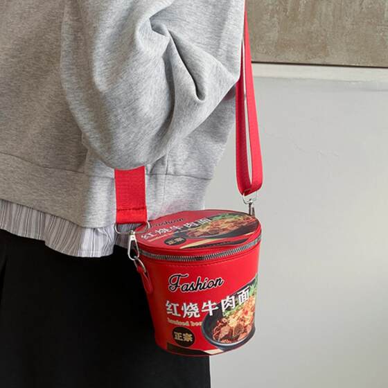Niche design bucket bag women's bag 2024 new weird and weird one-shoulder bubble bread sand sculpture personalized crossbody bag