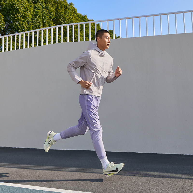 耐克男子训练跑步夹克春季轻薄梭织反光外套NIKE MILER DD4747,淘宝优惠券,粉丝福利购,淘宝优惠卷