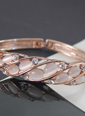 高级感时尚风猫眼石饰品手环