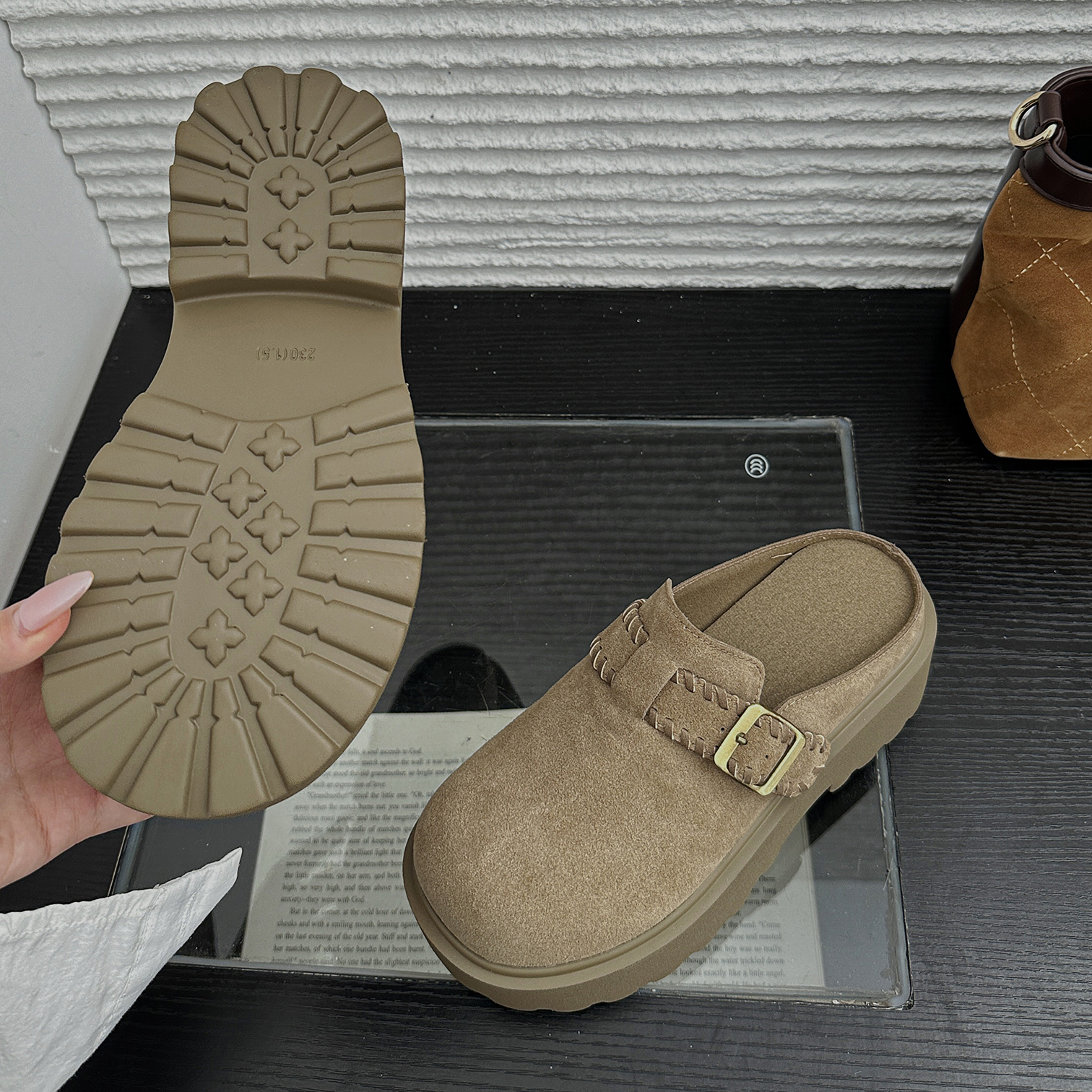 2025秋冬新款森系厚底穆勒鞋金属扣带松糕底一脚蹬勃肯半拖鞋外穿 - 图1