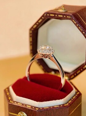 50分手捧花莫桑钻戒指女纯银一克拉钻石戒指不掉色对戒结婚仿真戒