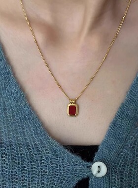 精致显白法式高级感项链镀18K金