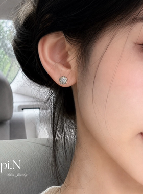 S925银莫桑钻花朵耳钉女小众设计感高级耳环耳饰养耳洞法式轻奢
