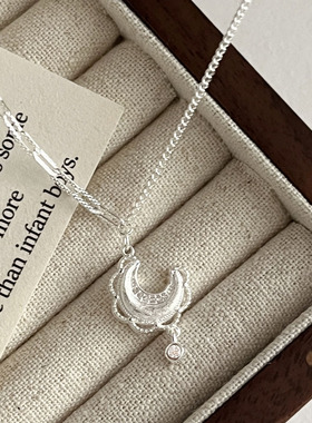 925纯银轻奢镶钻磨砂月亮项链