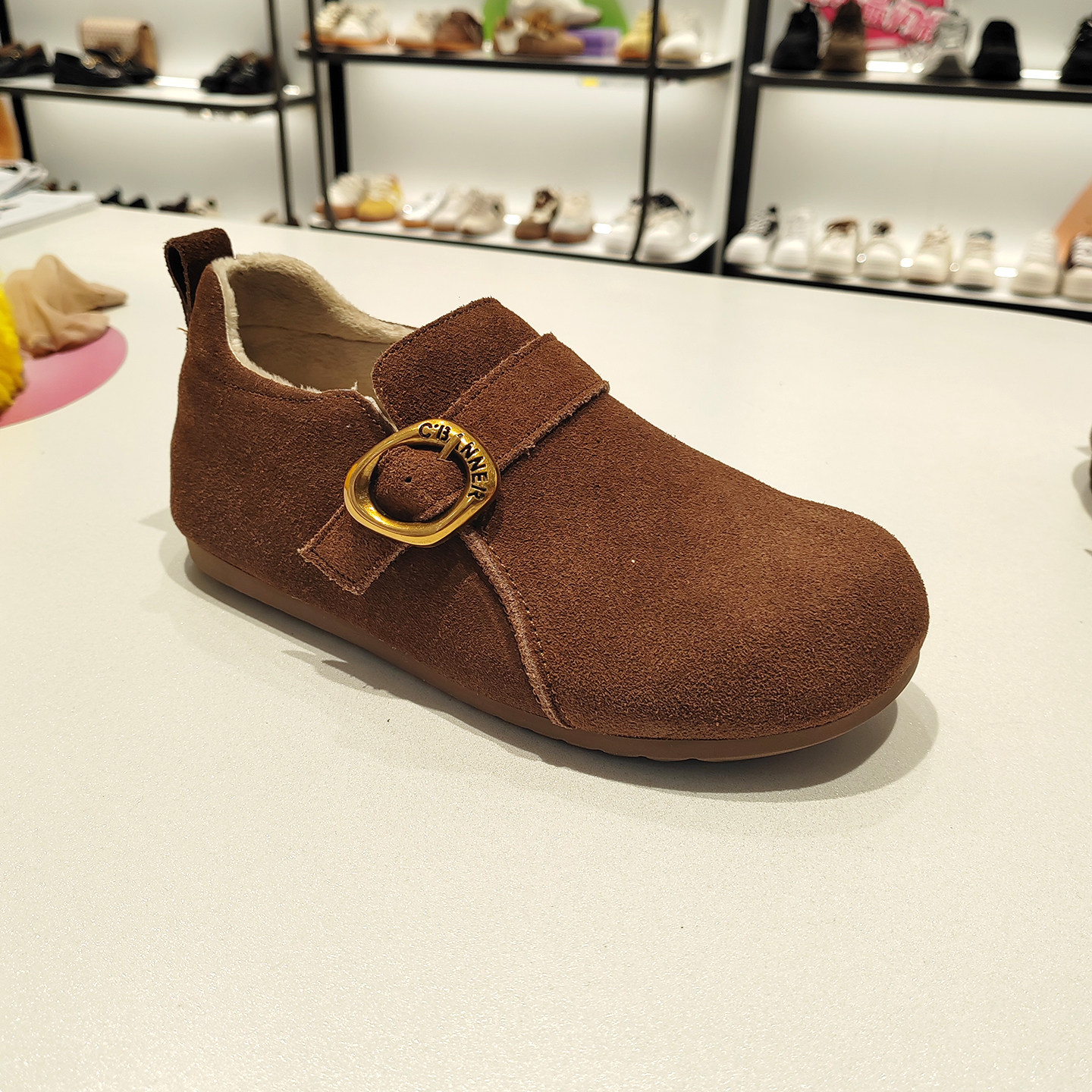 千百度女鞋2025冬季新款保暖绒里平底舒适休闲勃肯鞋潮 A25602006,淘宝优惠券,粉丝福利购,淘宝优惠卷