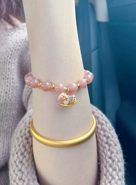 2025新款可爱木马手链时尚小众百搭手串精致手饰送女友生日礼物