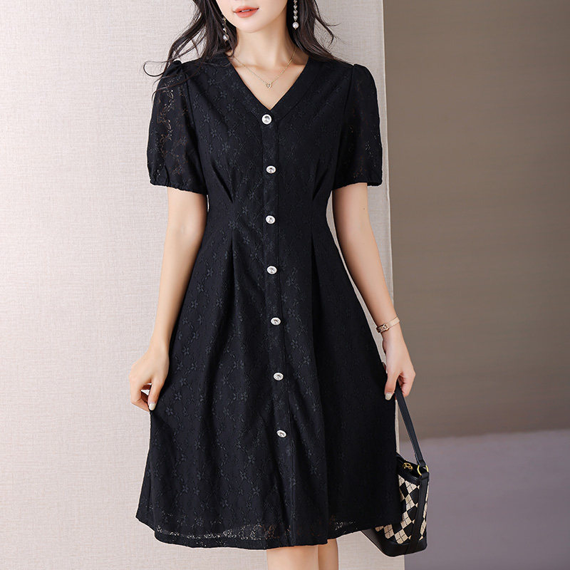  伊自尚服饰连衣裙