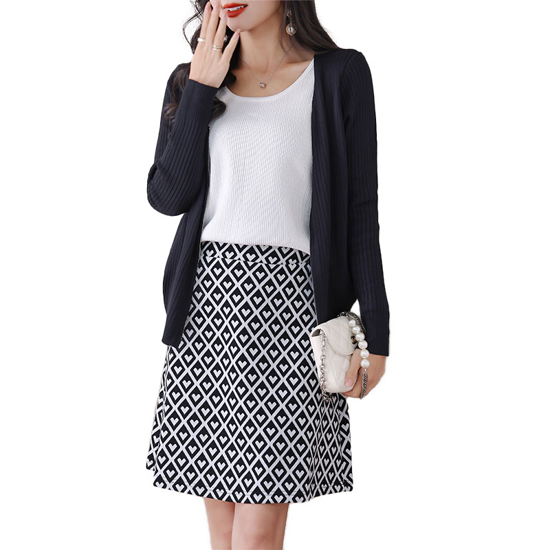  伊自尚服饰毛针织衫