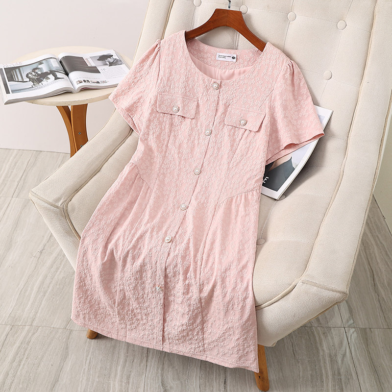  伊自尚服饰连衣裙