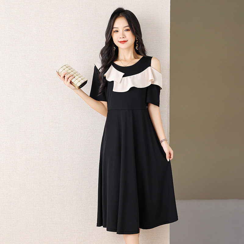  伊自尚服饰连衣裙