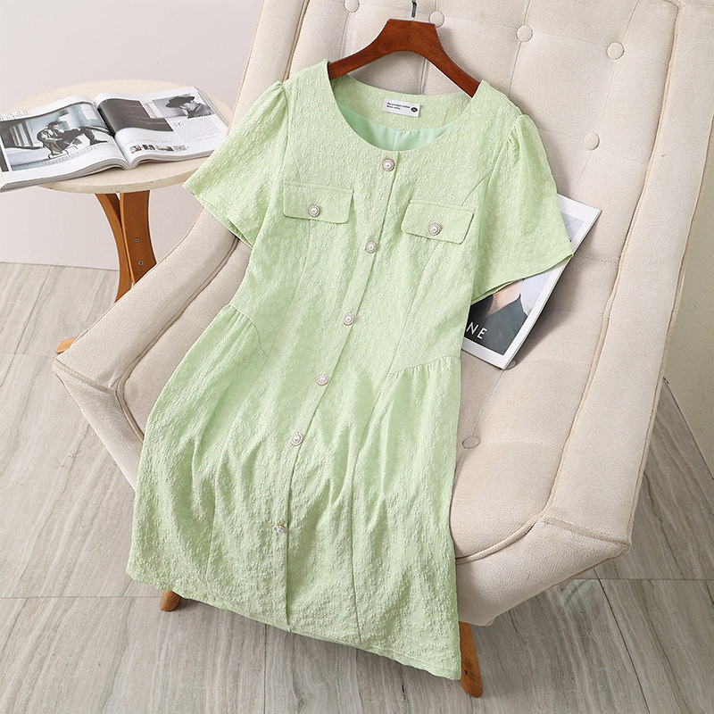  伊自尚服饰连衣裙