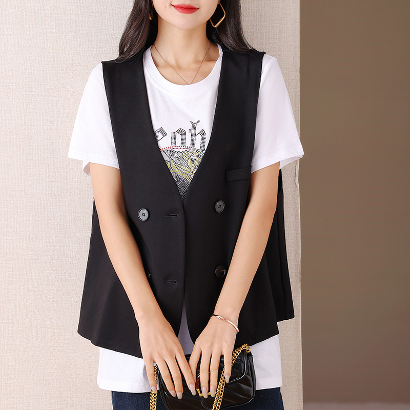  伊自尚服饰马夹