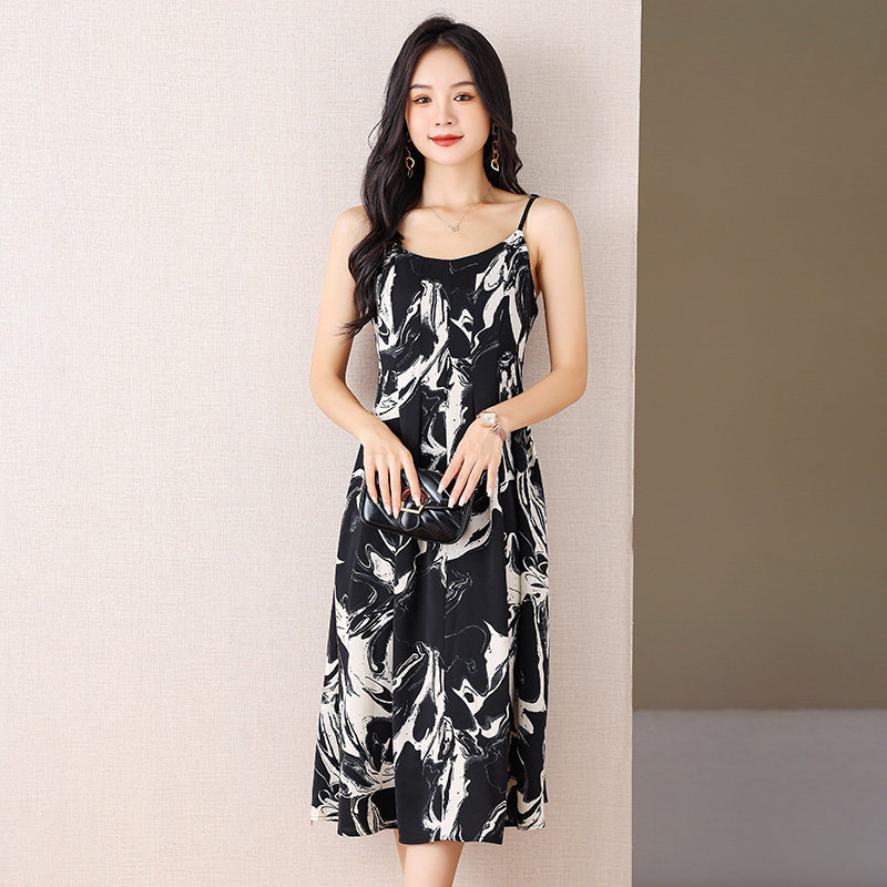  伊自尚服饰大码女装