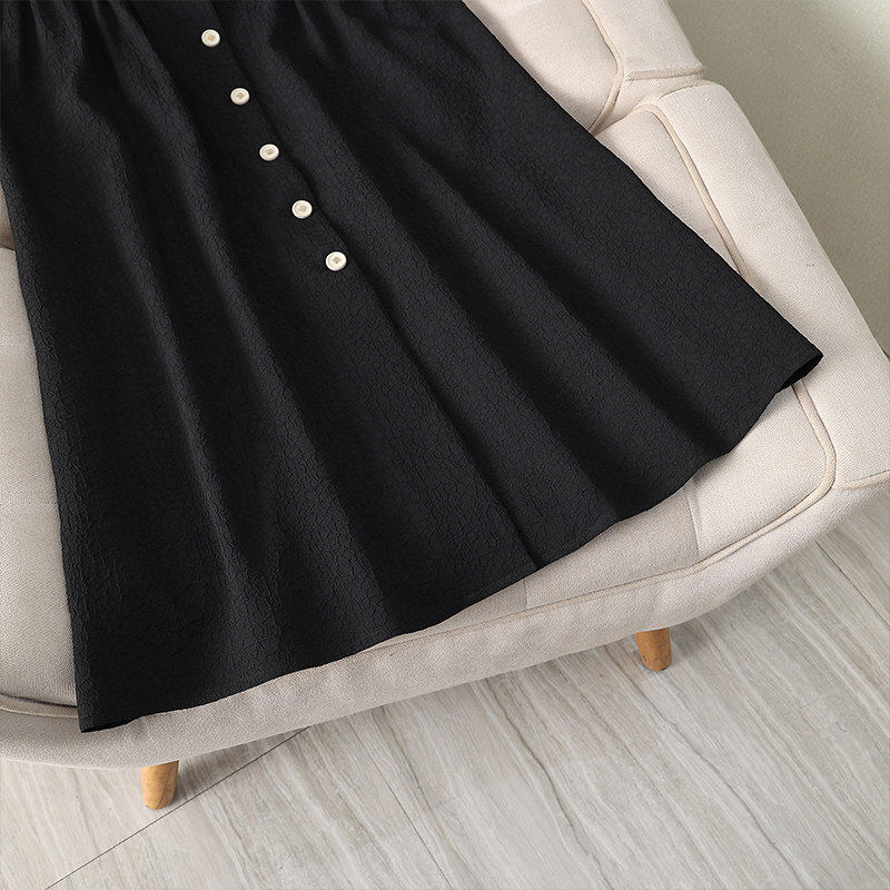  伊自尚服饰连衣裙