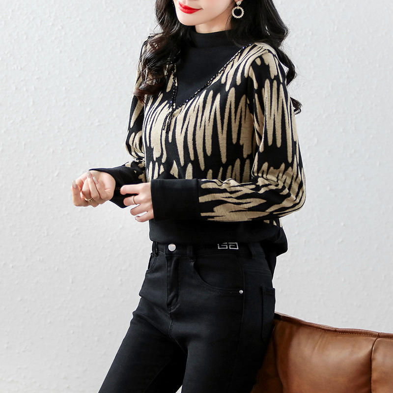  伊自尚服饰毛针织衫