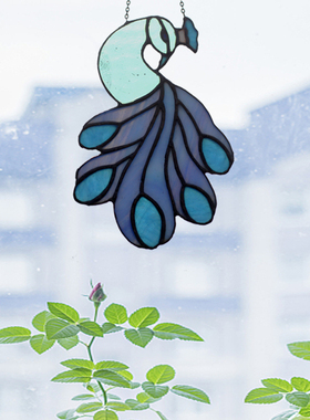 玥森活｜吉祥孔雀 原创蒂凡尼彩色教堂玻璃工艺窗边挂件特色风铃