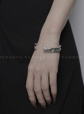 KAMMERHOPA 设计师品牌做旧骷髅细节感镂空手镯925银小众男女新品