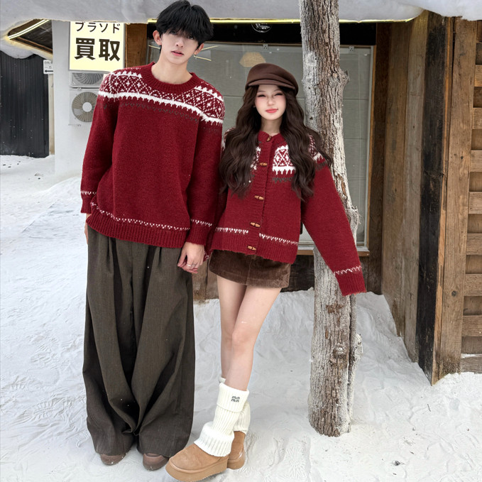 情侣装2025秋冬复古费尔岛红色新年毛衣氛围感牛角扣外套跨年穿搭,淘宝优惠券,粉丝福利购,淘宝优惠卷