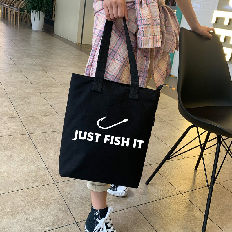 钓鱼人爱好者发烧友周边帆布包单肩斜挎手提just fish IT托特包,淘宝优惠券,粉丝福利购,淘宝优惠卷