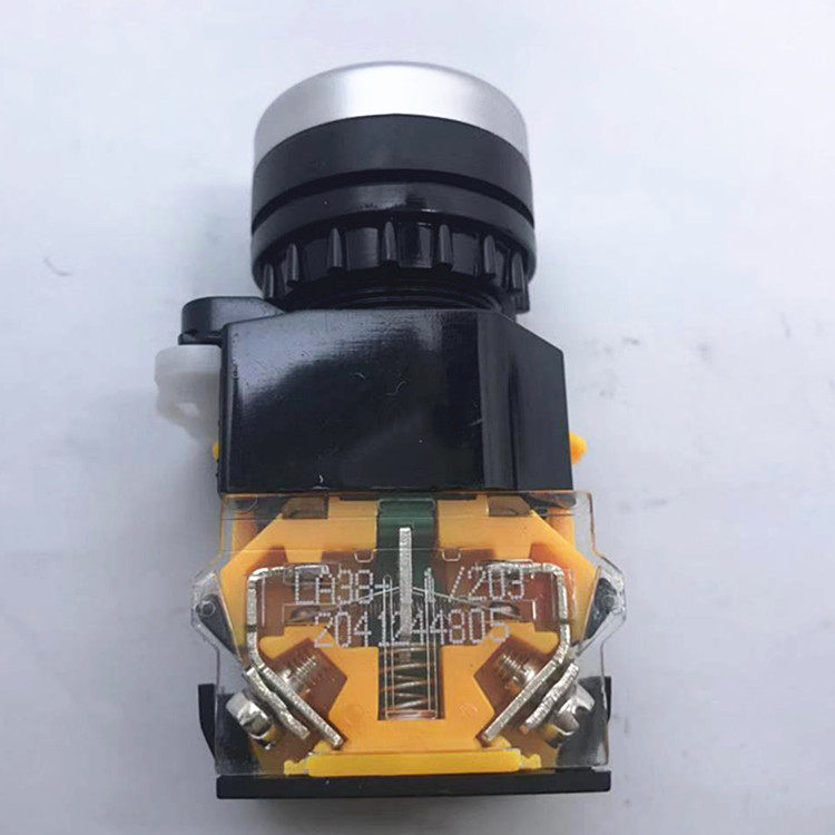 江阴长江电器有限公司按钮LA38-11/203/209B平钮自复位开关1开1闭 - 图0