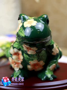 英国陶瓷田园风浮雕青蛙摆件