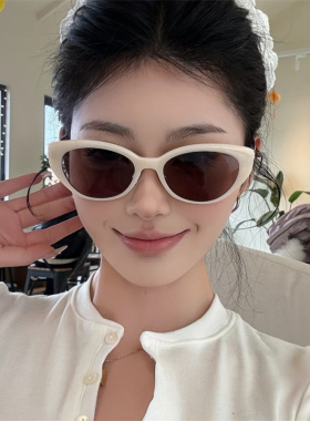 猫眼素颜小框眼镜时尚凹造型