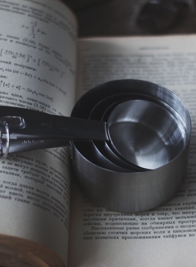 量杯复古风烘焙静物美食二店道具