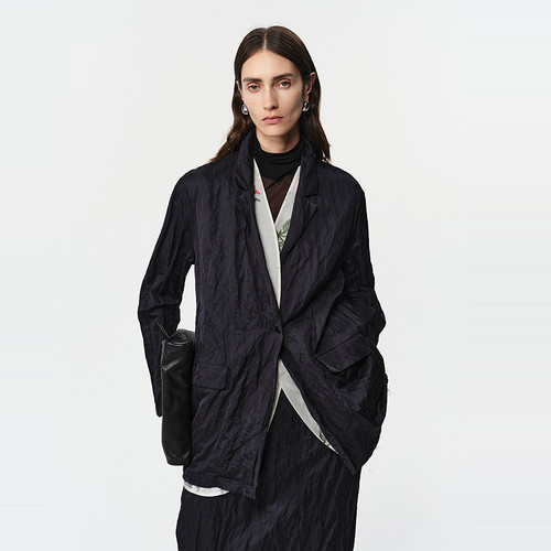 Marisfrolg玛丝菲尔2025冬新款黑色宽松自然褶皱挺括廓形西装外套 - 图2