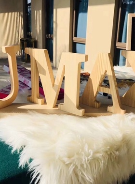 棕色木质酒吧婚庆拍摄道具摆件