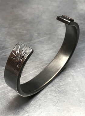 跋折罗大小净面锤纹足银手镯