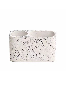 屿物为居 现代轻奢样板间书桌儿童房泡泡玛特主题杯子潮玩摆件组