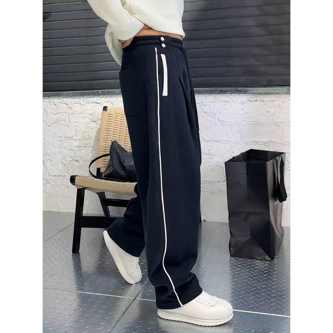 2568撞色线条摁扣弯刀卫裤冬季加绒加厚男士休闲微阔腿长裤子男裤,淘宝优惠券,粉丝福利购,淘宝优惠卷