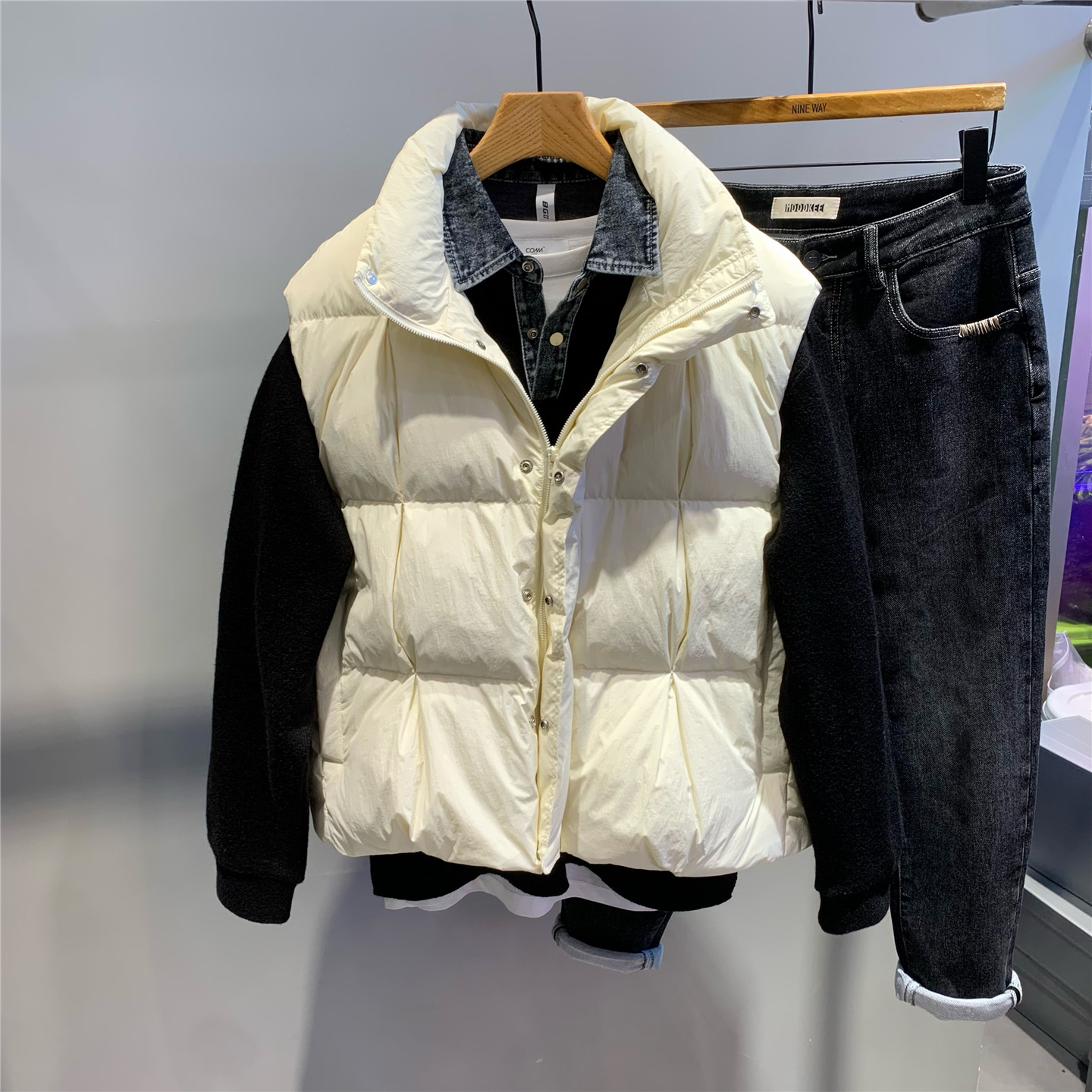 户外工装高品质鸭绒立领羽绒马甲2025冬季男士外穿加厚保暖背心潮 - 图1