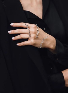 新款锆石手镯简约气质8字轻奢百搭连指手链女原创手链 Bracelet