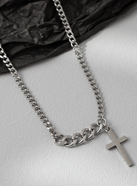 个性潮流十字形吊坠项链 ins及简约风格男女小众设计气质百搭项链