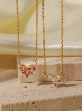 INS法式新款钛钢项链18K镀金不锈钢镶嵌粉/白色锆石爱心吊坠项链