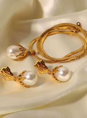 高级感独特气质巴洛克珍珠吊坠项链秋冬新款潮流小众女式ins饰品