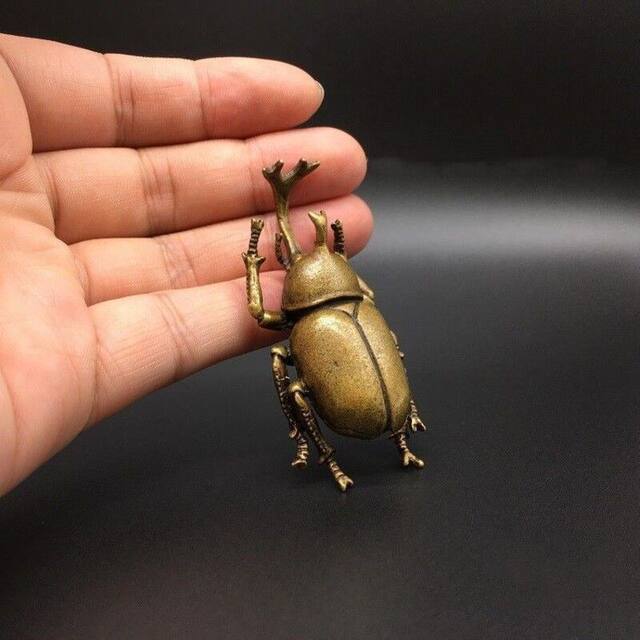 Antiques and miscellaneous antiques, pure copper, small beetles, old copper beetles, rich armor, copper sculptures, tea pets, copperware ornaments