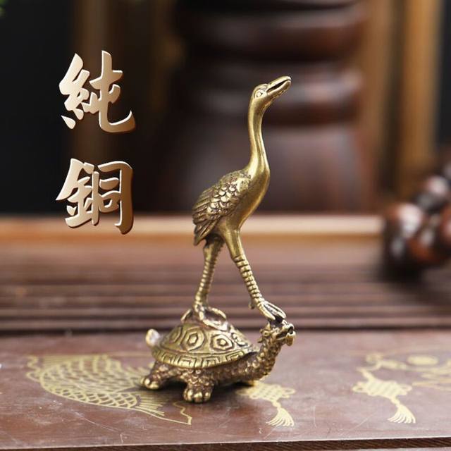 Antiques and miscellaneous solid brass dragons, turtles, cranes, tea pets, small ornaments, turtles and cranes to prolong life, antique bronze sculptures, old objects