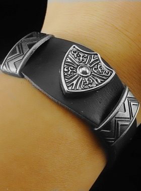 武士盾牌个性黑色软皮朋克风手链