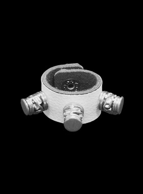 塑料镂空花纹圆台荔枝纹朋克戒指