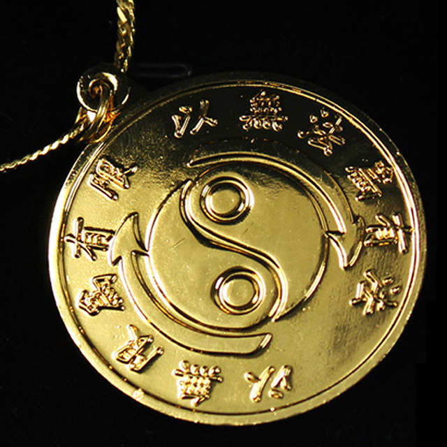 Bruce Lee's classic Tai Chi necklace K gold-plated necklace Long Ge personally designed Jeet Kune Do necklace souvenir