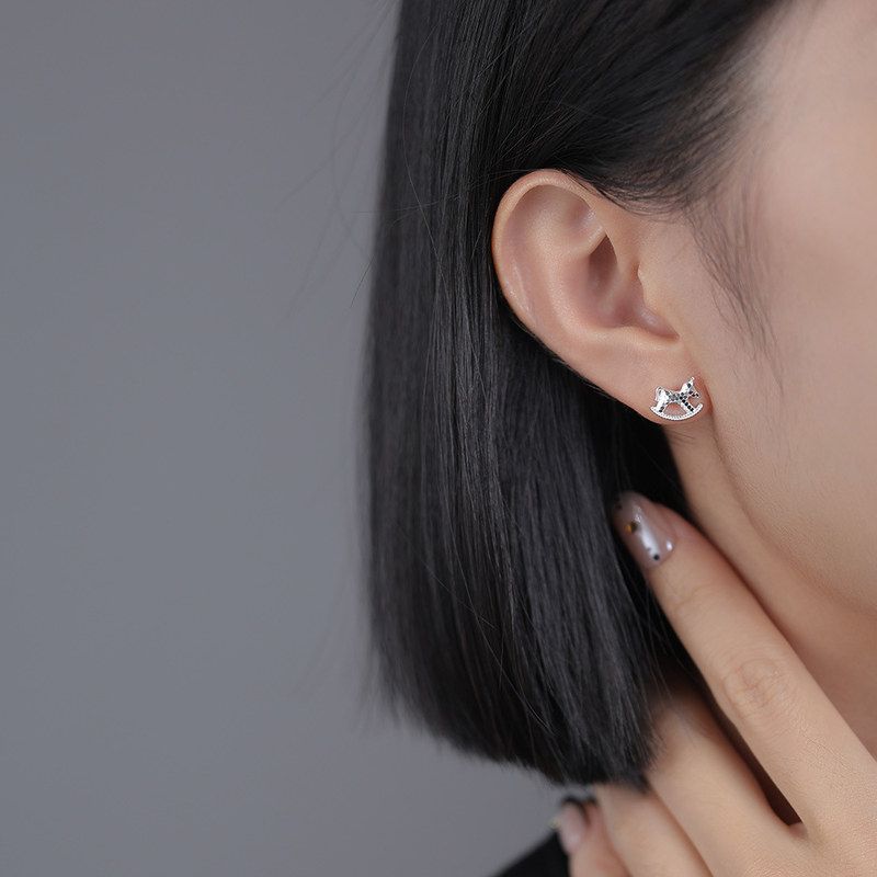 足银S999木马项链质感生肖马耳钉小众精致甜美高级感创意锁骨链 - 图2