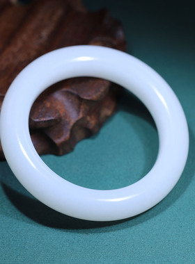 玉秀和田玉宽条手镯定制手饰