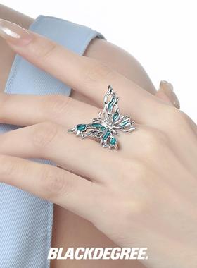 黑度蓝色蝴蝶镂空戒指
