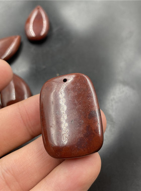 天然玉石红色水滴吊坠挂件