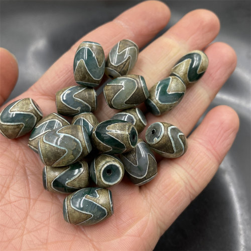 绿色虎牙天珠玛瑙米珠筒珠4厘米九眼天珠老玛瑙勒子三眼筒珠_虎窝淘