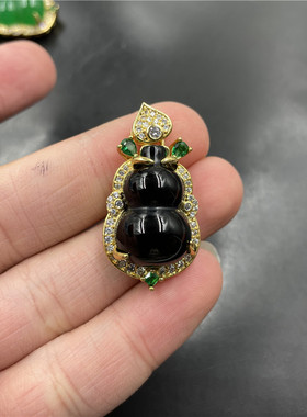 镶嵌绿玉髓葫芦吊坠玛瑙挂件白色