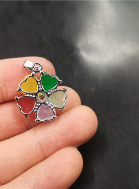 真空电镀翠绿色马来玉幸运草吊坠