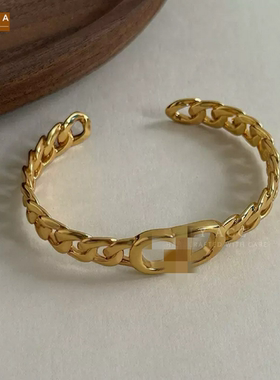 STINA中古轻奢金开口手镯猪鼻扣